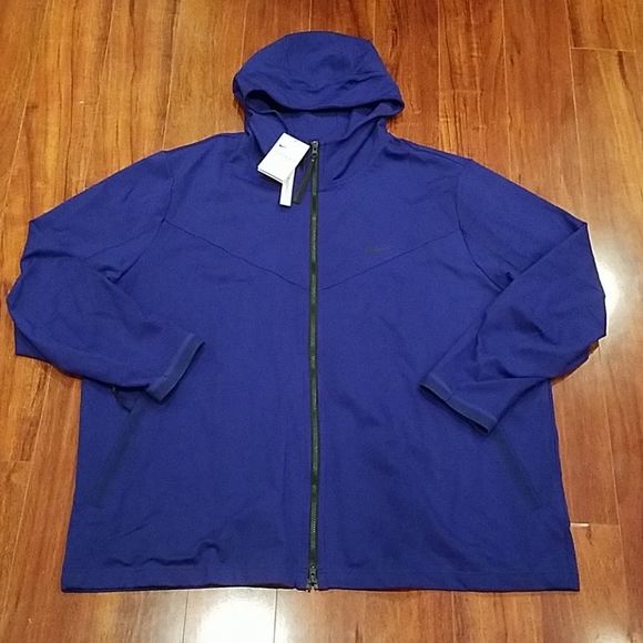 nike tech 4xl